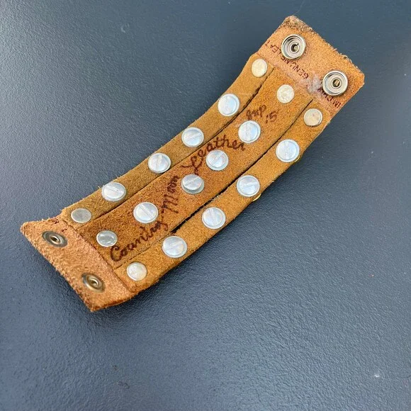 Artisan handmade leather Old button Bracelets . Costumejewelry